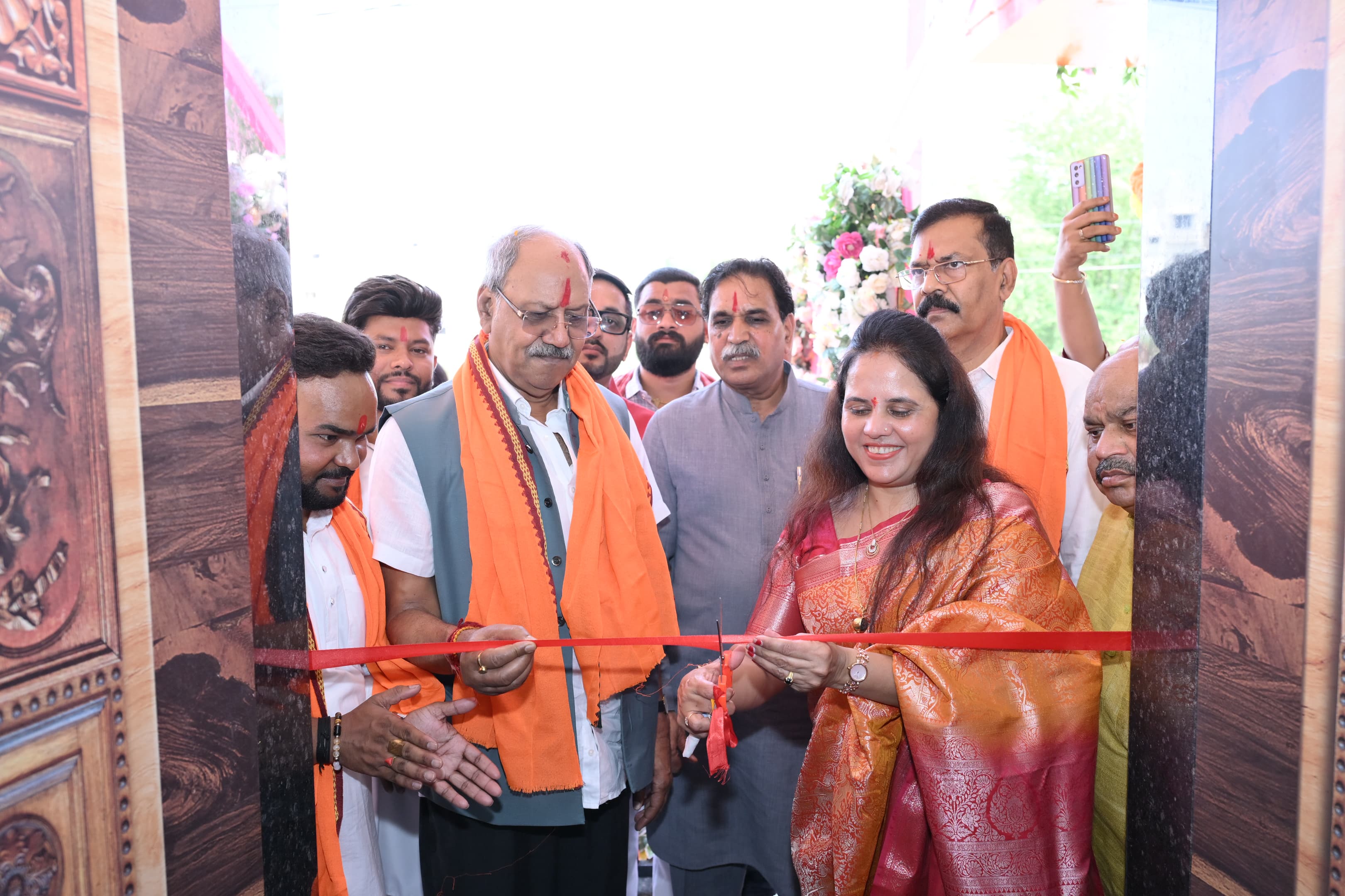 रायपुर पश्चिम को ₹1.20 करोड़ की सौगात: बृजमोहन अग्रवाल और राजेश मूणत ने किया 'महतारी सदन' व 'महिला योग भवन' का भव्य लोकार्पण