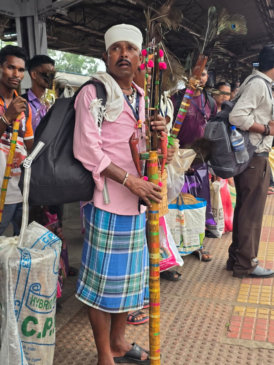 बदलते बस्तर का संदेश लेकर दिल्ली रवाना हुआ 164 सदस्यीय प्रतिनिधिमंडल; राष्ट्रपति द्रौपदी मुर्मू से करेंगे मुलाकात