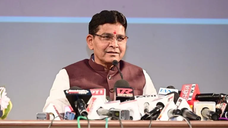 Raipur News: चक्रवात अर्नब से फसलों को नुकसान पर मंत्री टंकराम वर्मा का बड़ा बयान, कहा- अनावरी रिपोर्ट के आधार पर किसानों को मिलेगा मुआवजा